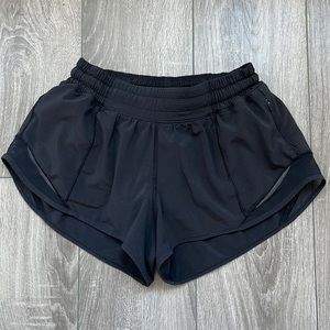 Lululemon Black Hotty Hot Low-Rise Lined Short 2.5"